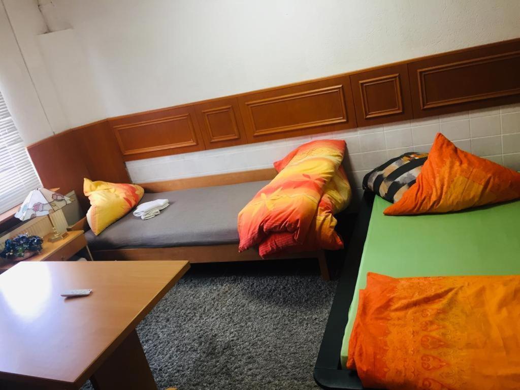 Gaestezimmer I Neo1 Staufenberg  Eksteriør billede